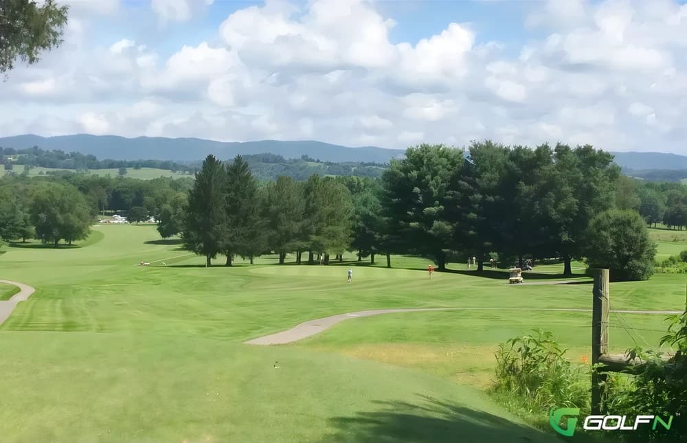 Cedar Hill Country Club in Jonesville, Virginia — public, 18-hole golf course, designed by Estis Bros Construction