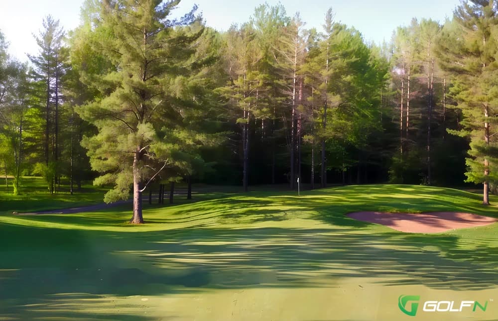 Sawmill Golf Club in Saginaw, Michigan — semi-private, 18-hole golf course, designed by John Sanford (1997)