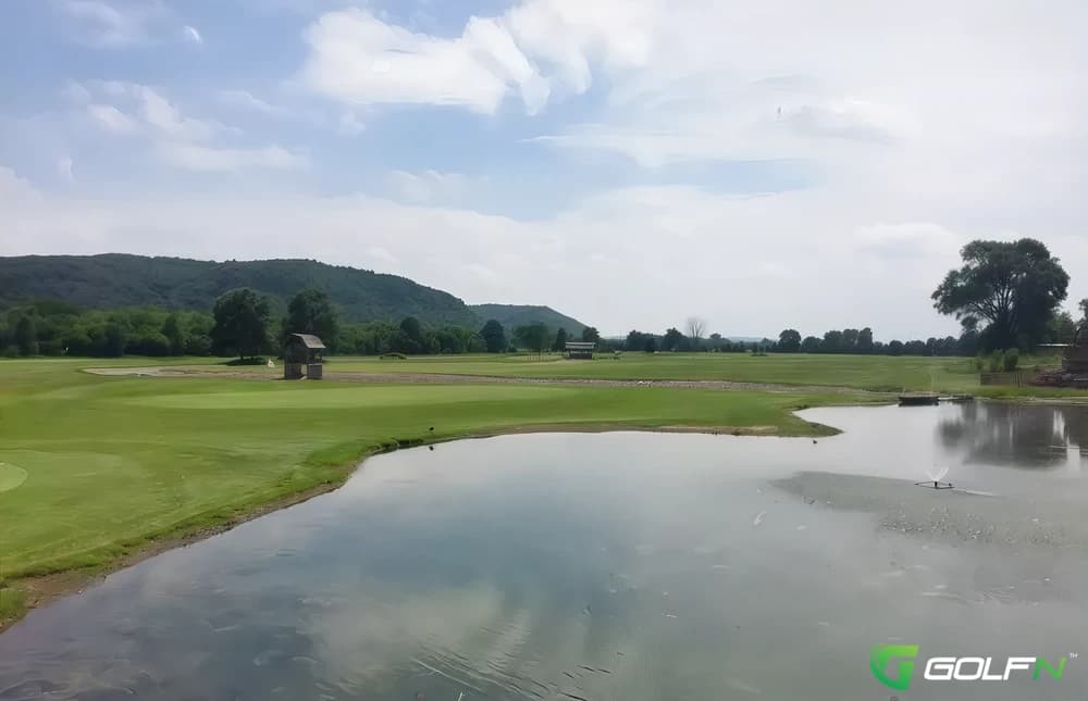 Barnyard Golf Course in Prairie du Chien, Wisconsin — public, 9-hole golf course
