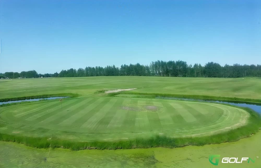 Caroline & District Golf Course in Caroline, Alberta — public, 18-hole golf course