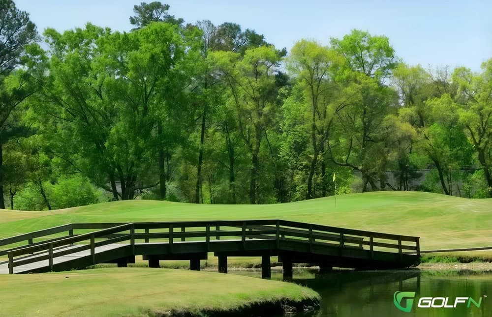 Walnut Creek Country Club in Goldsboro, North Carolina — private, 18-hole golf course, designed by Dan Maples (1967)