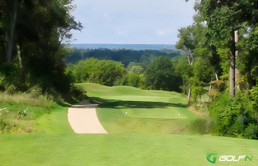 Columbia Golf Club in Columbia, Illinois — public, 18-hole golf course, designed by Al Linkogel (1968)