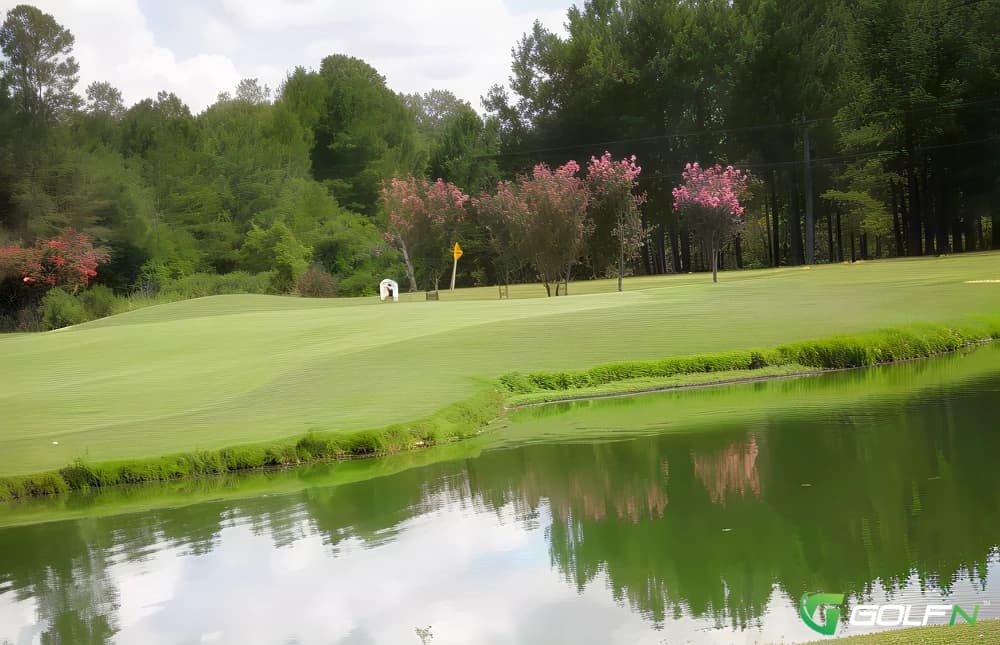 Smithfield Golf Club in Statesboro, Georgia — public, 18-hole golf course, designed by Paul Massey