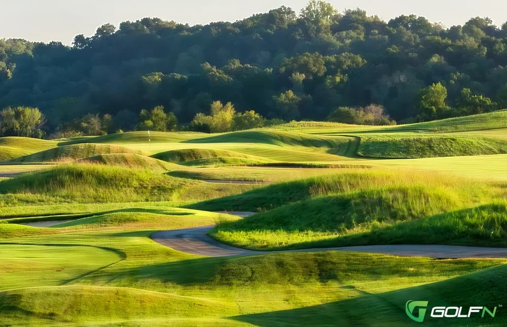 Nevel Meade Golf Club in Prospect, Kentucky — public, 18-hole golf course, designed by Steve Smyers
