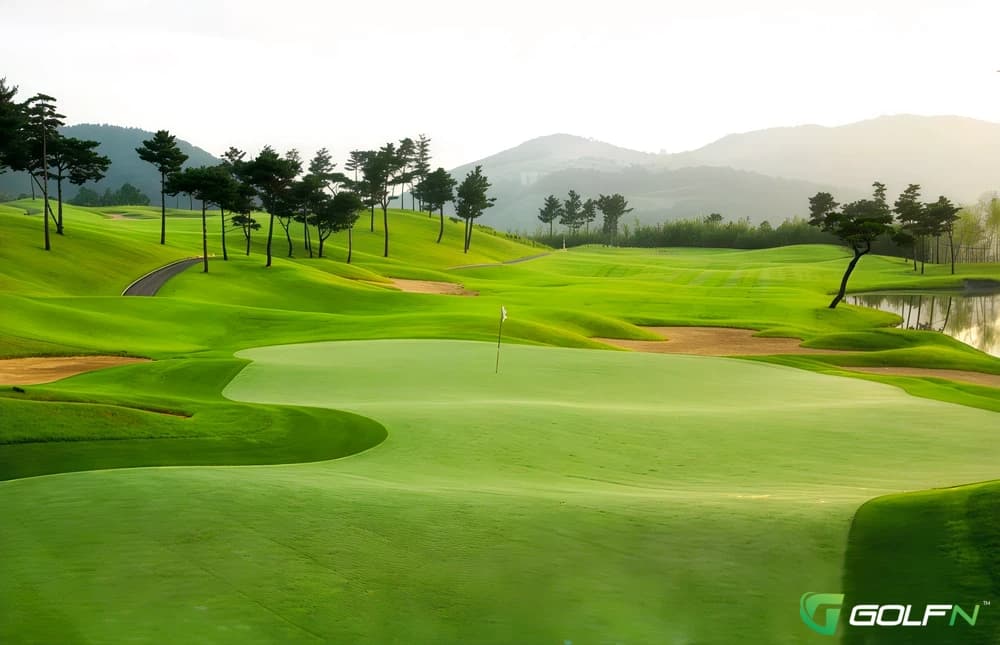 Jeongsan Country Club ~ Moon in Gimhae-si, Gyeongsangnamdo β private, 27-hole golf course, designed by Ron Fream (2005)