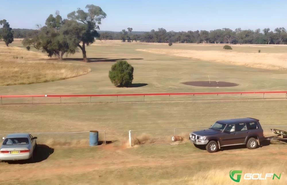 Mendooran Golf Club in Mendooran, New South Wales β public, 9-hole golf course
