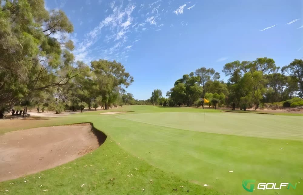 Rockingham Golf Club in Rockingham, Western Australia β private, 18-hole golf course, designed by Murray Dawson (1985)