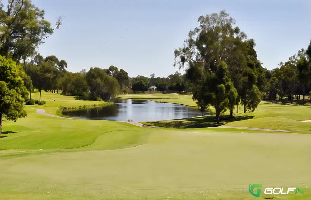 Arundel Hills Country Club in Arundel, Queensland β private, 18-hole golf course, designed by Fred Bolton (1992)