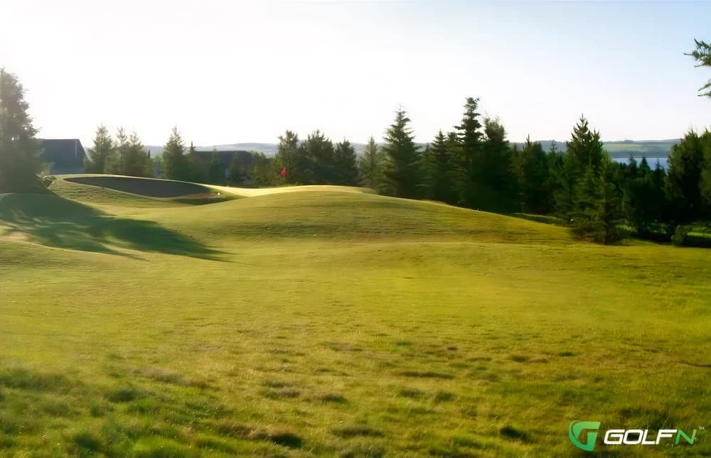 Trail Creek Golf Course in Olds, Alberta — semi-private, 9-hole golf course