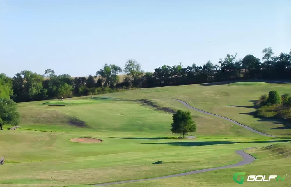 Thoroughbred Golf Club At High Point in Nicholasville, Kentucky — public, 18-hole golf course, designed by Daniel McQueen