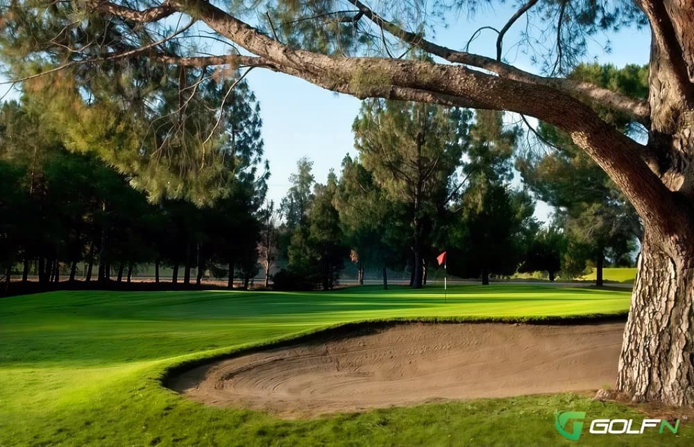 Knollwood Golf  in Granada Hills, California — public, 18-hole golf course, designed by William F. Bell (1957)