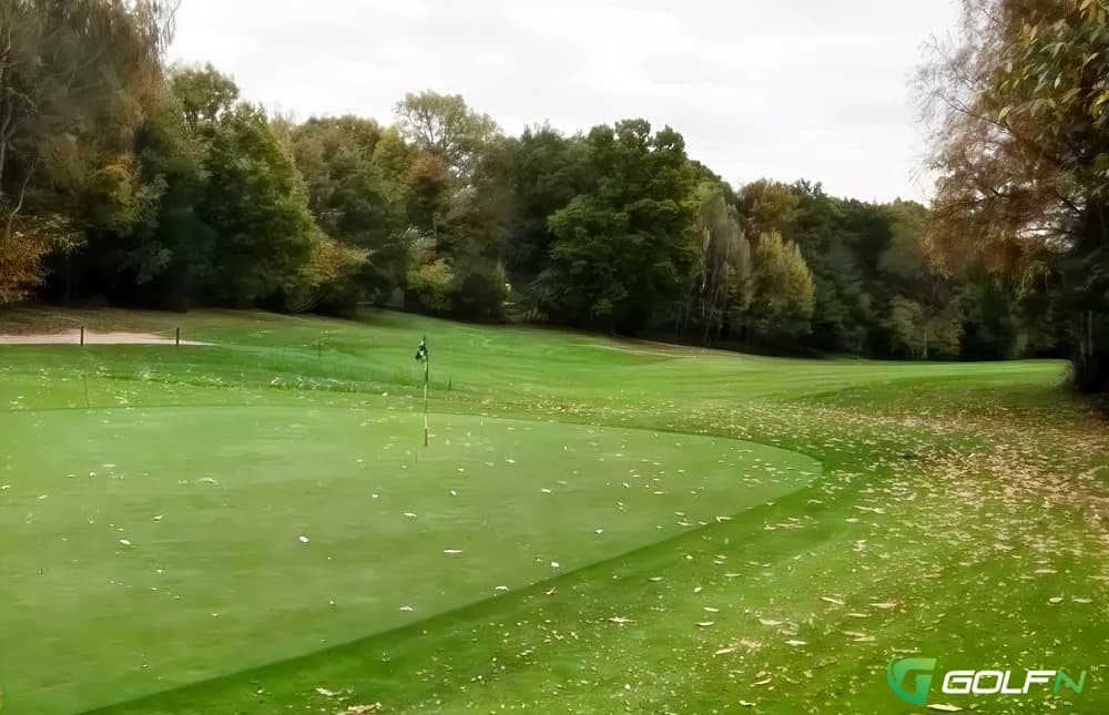 9 - Poult Wood Public Golf Centre in Tonbridge, England — public, 9-hole golf course