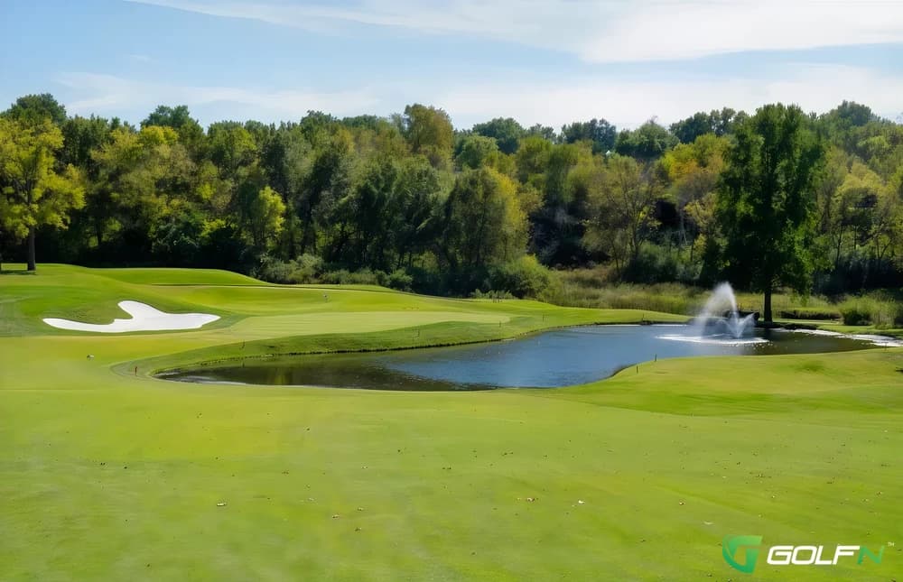 Oakwood Country Club in Kansas City, Missouri — private, 18-hole golf course, designed by Tom Bendelow (1912)