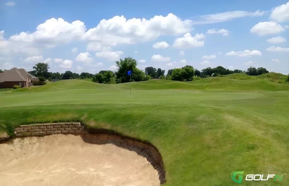 North Creek Golf Club in Southaven, Mississippi — semi-private, 18-hole golf course, designed by Tracy May (1998)