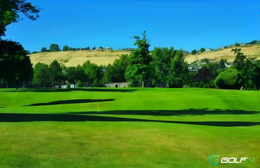 Red Wolf Golf Club in Clarkston, Washington — private, 18-hole golf course, designed by Keith Hellstrom
