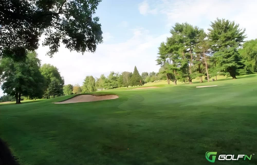 Wallingford Country Club in Wallingford, Connecticut — private, 18-hole golf course