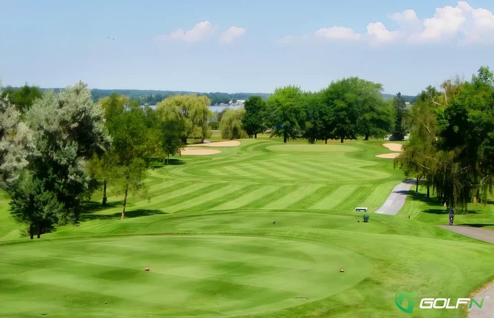 Cascades - Summerlea Golf & Country Club in Vaudreuil-Dorion, Quebec — private, 36-hole golf course, designed by Geoffrey Cornish (1961)