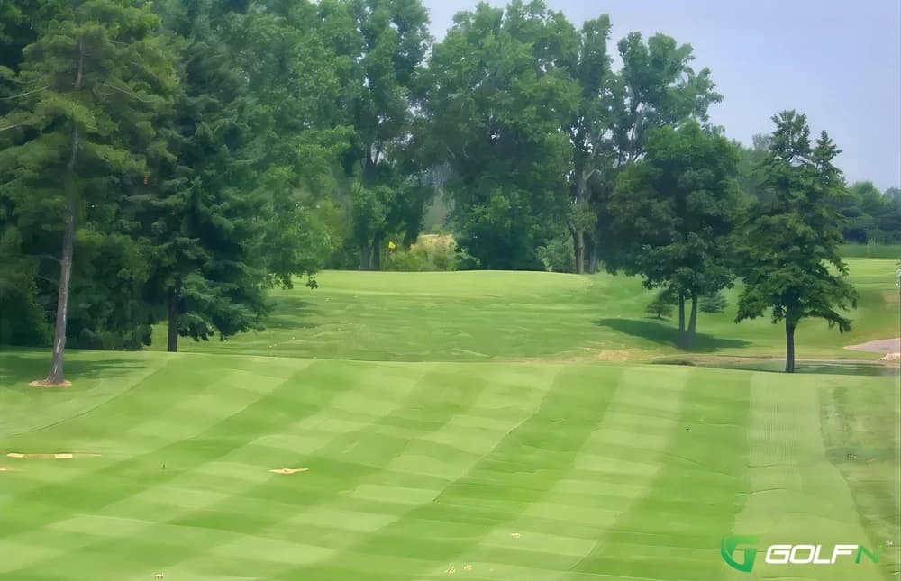 Lapeer Country Club in Lapeer, Michigan — semi-private, 18-hole golf course