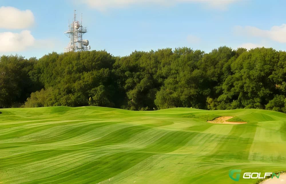Caddington Golf Club in Bedfordshire, England — semi-private, 18-hole golf course, designed by Jonathan Gaunt (2017)