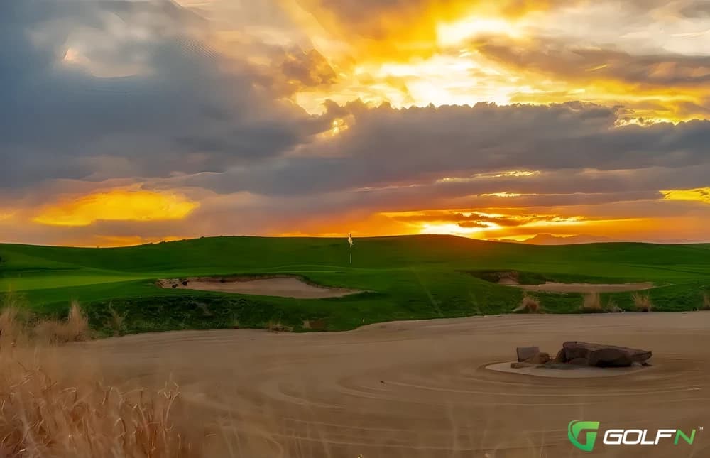 Murphy Creek Golf Course in Aurora, Colorado — semi-private, 18-hole golf course, designed by Ken Kavanaugh (2000)