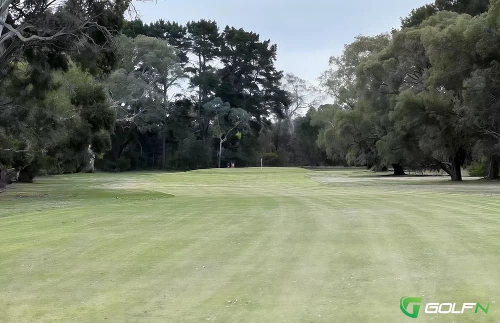 Casterton Golf Club in Casterton, Victoria β semi-private, 18-hole golf course