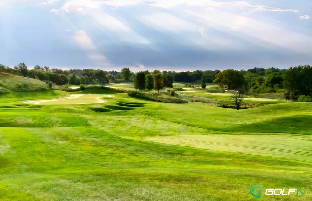 Bull Valley Golf Club in Woodstock, Illinois — private, 18-hole golf course, designed by Dick Nugent (1989)