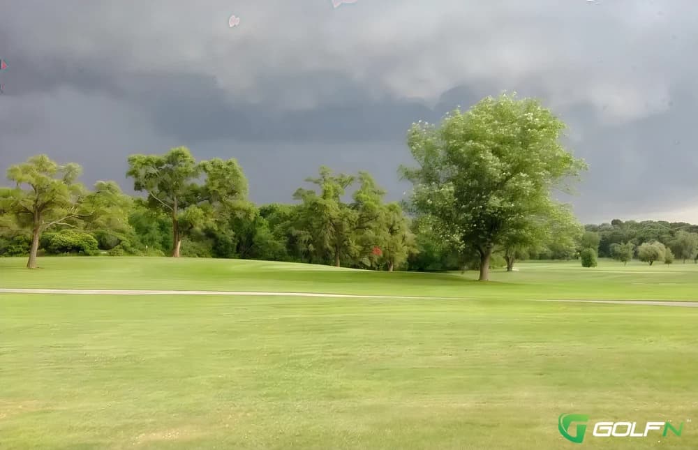 Oak Knoll Golf Club in Crown Point, Indiana — public, 18-hole golf course