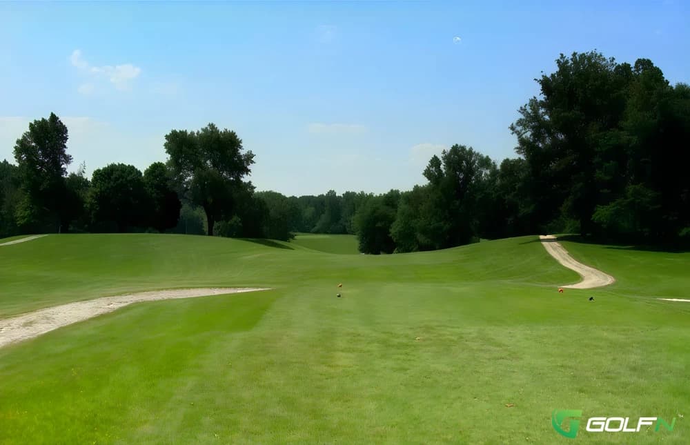 Eagle Ridge Golf Course in Paris, Illinois — semi-private, 18-hole golf course, designed by Gary Kern (1976)