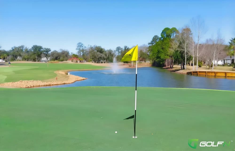 Heritage Oaks Golf Club in Brunswick, Georgia — semi-private, 18-hole golf course, designed by Mike Young (1992)