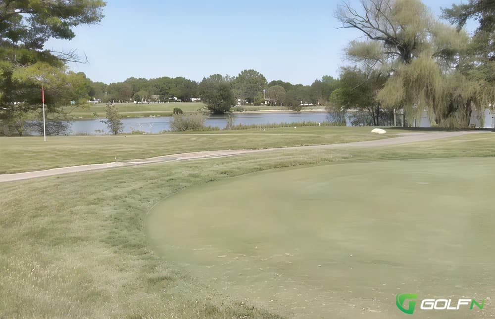Kearsley Lake Golf Course in Flint, Michigan — public, 18-hole golf course