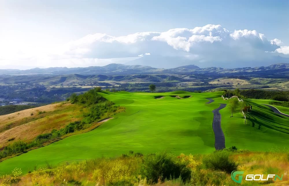 Tierra Rejada Golf Club in Moorpark, California — public, 18-hole golf course, designed by Bob Cupp (1999)