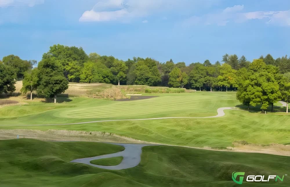 Montour Heights Country Club in Coraopolis, Pennsylvania — private, 18-hole golf course, designed by Pete Dye (1987)