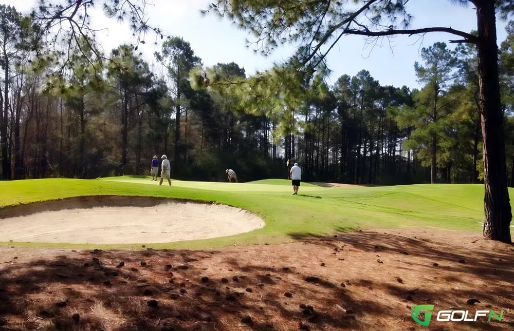Meadowlands Golf Club in Calabash, North Carolina — public, 18-hole golf course, designed by Willard Byrd