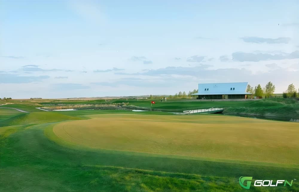 Collicutt Siding Golf Course in Crossfield, Alberta — public, 18-hole golf course