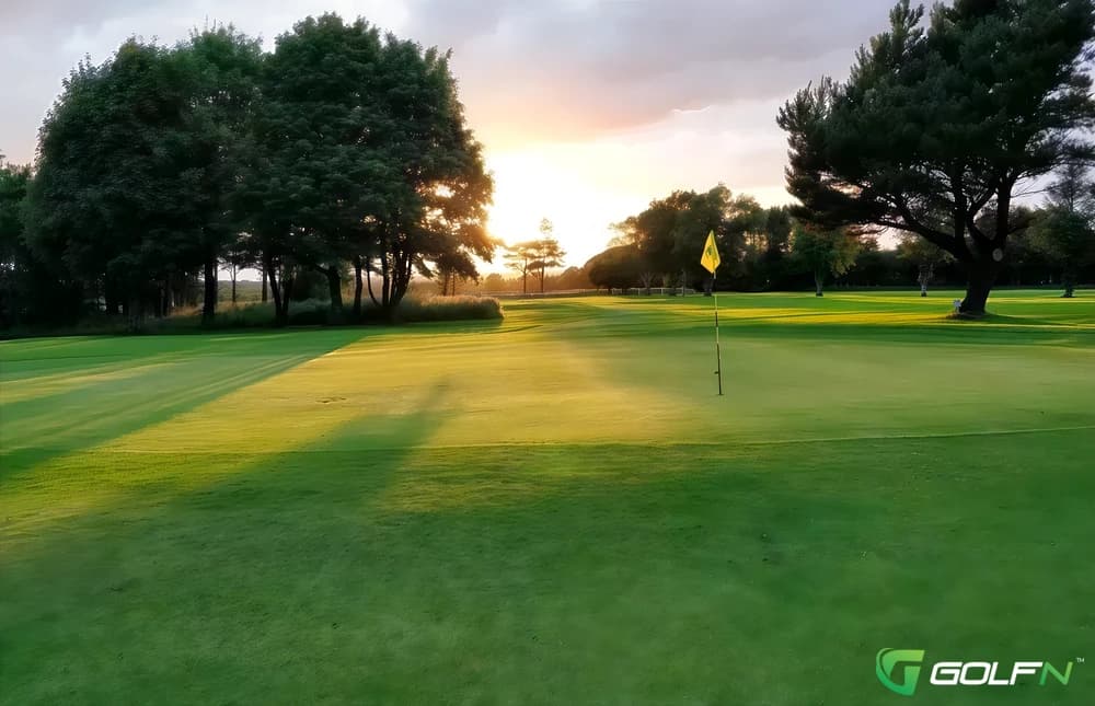 Ballaghaderreen Golf Club in Ballaghaderreen, Roscommon โ semi-private, 27-hole golf course
