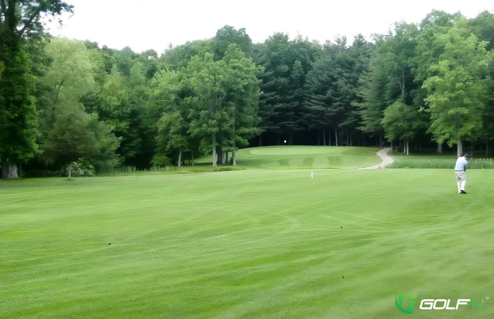Chanticlair Golf Club in Colchester, Connecticut — public, 18-hole golf course, designed by Hymie Stoloman
