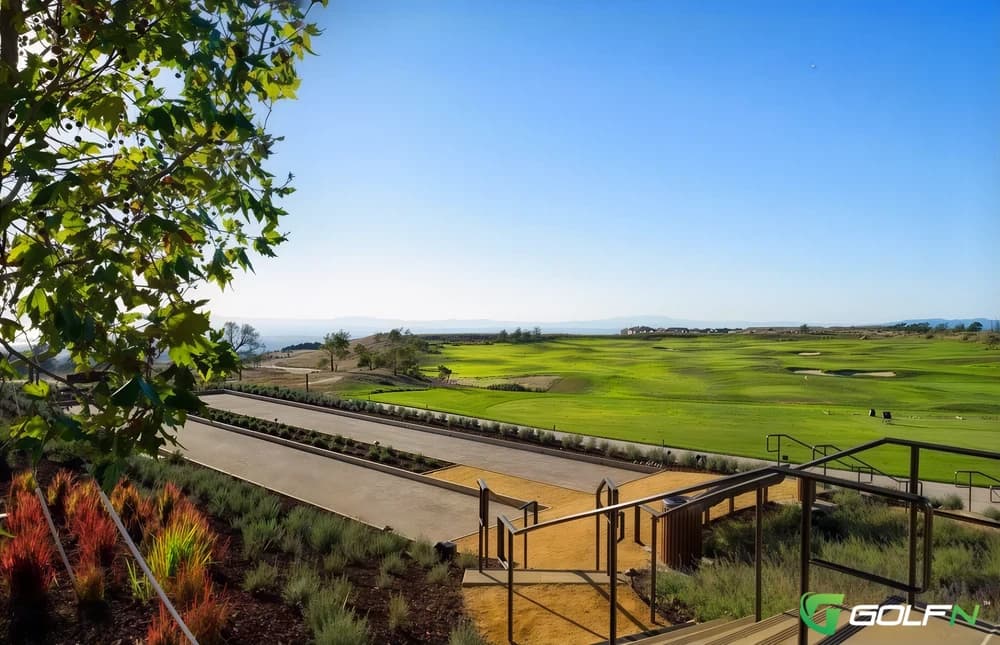 Tpc San Francisco Bay At Stonebrae in Hayward, California — private, 18-hole golf course, designed by David McLay Kidd (2007)