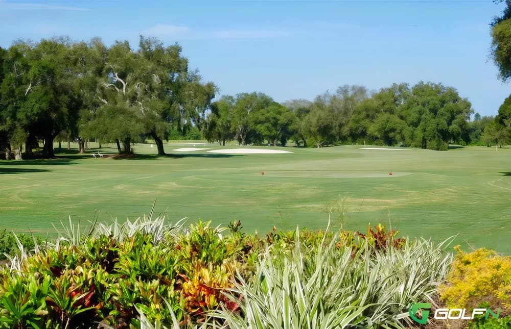 Jacaranda West Country Club in Venice, Florida — semi-private, 18-hole golf course, designed by Mark Mahannah (1978)