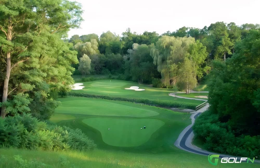 9 Hole-Ladies Golf Club Of Toronto in Thorn Hill, Ontario — 9-hole golf course, designed by Stanley Thompson (1924)