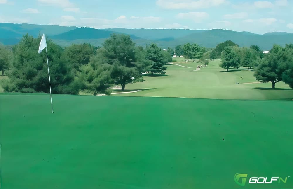 Karlstad Golf Club in Karlstad, Minnesota — 9-hole golf course