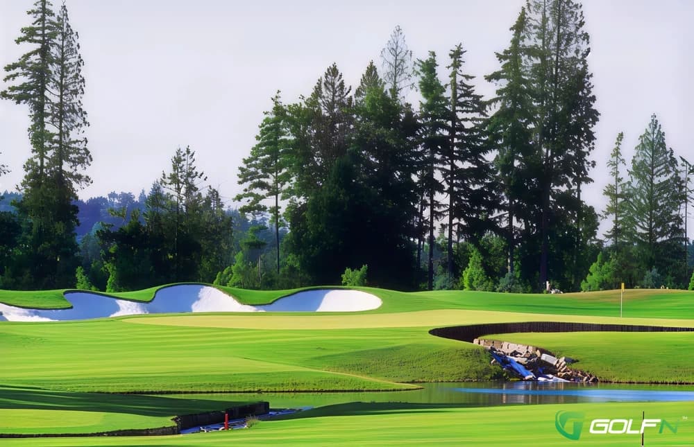 Washington National Golf Club in Auburn, Washington — public, 18-hole golf course, designed by John Fought (2000)