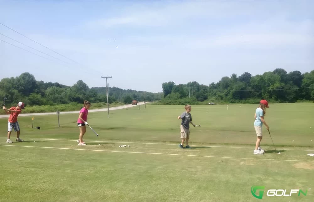 Crowleys Ridge Country Club in Wynne, Arkansas — private, 9-hole golf course