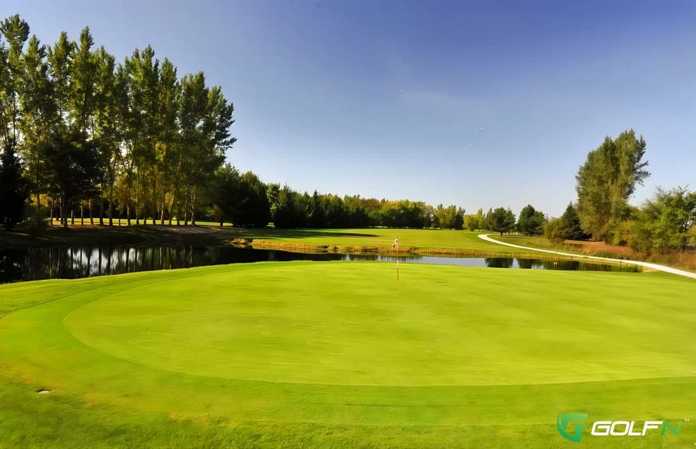 Casselview Golf & Country Club in Casselman, Ontario — semi-private, 18-hole golf course