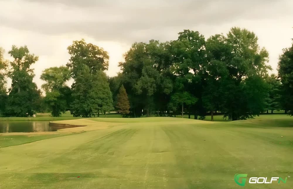 Henderson Country Club in Henderson, Kentucky — private, 18-hole golf course, designed by Ted Locke
