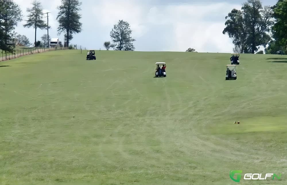 Blackbutt Golf Club in Blackbutt North, Queensland β semi-private, 9-hole golf course