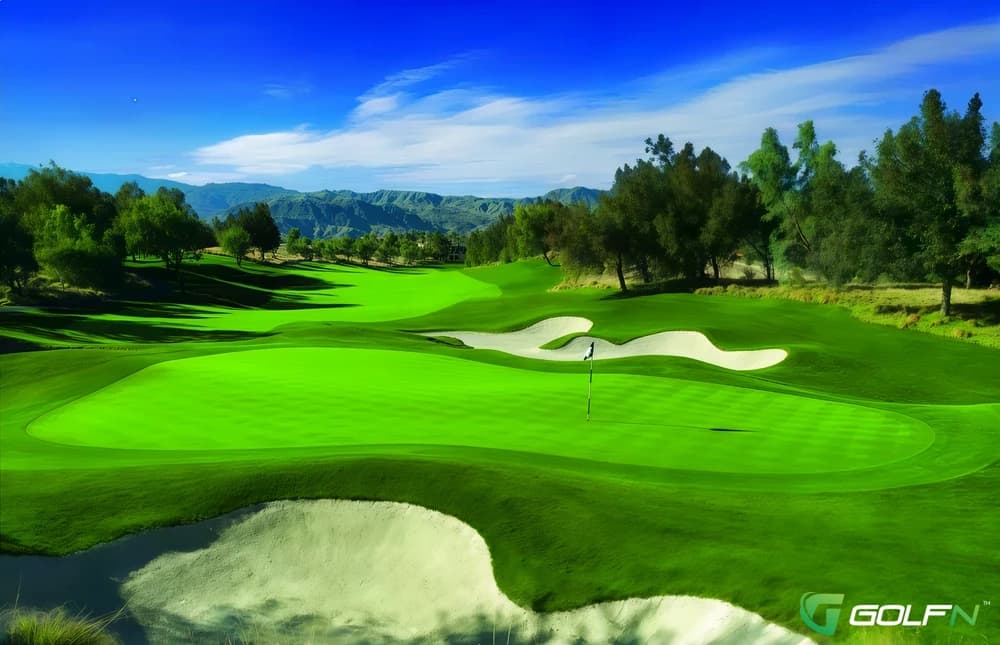 Shadow Ridge Golf Club in Omaha, Nebraska — private, 18-hole golf course, designed by Tom Sieckmann