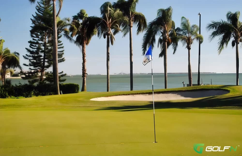 Isla Del Sol Golf Yacht & Country Club in Saint Petersburg, Florida — private, 18-hole golf course, designed by Mark Mahannah (1977)