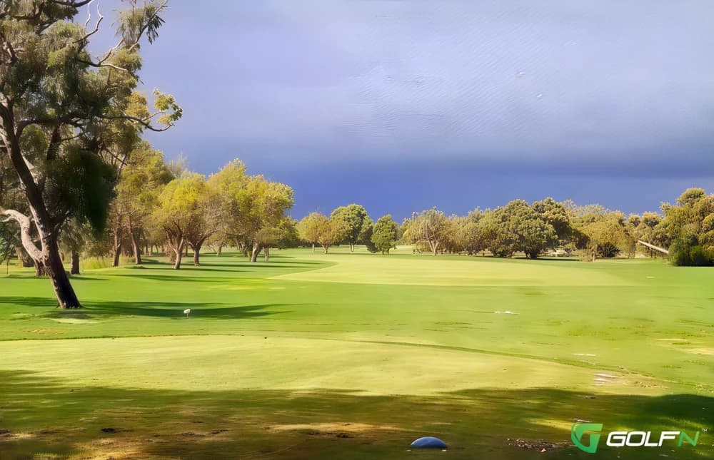 Broome Golf Club in Broome, Western Australia β public, 18-hole golf course