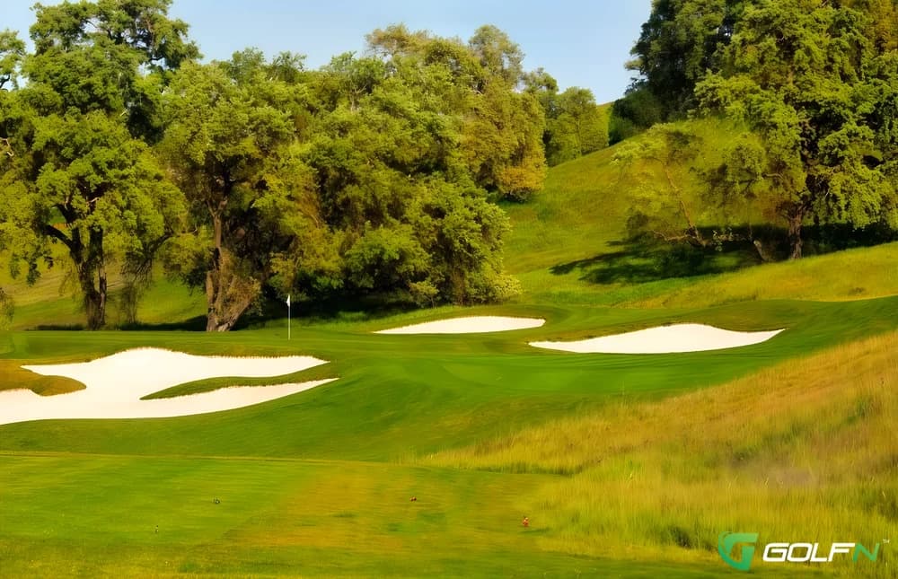 Sunset Hills Country Club in Carrollton, Georgia — private, 18-hole golf course, designed by Robert Trent Jones, Jr. (1999)