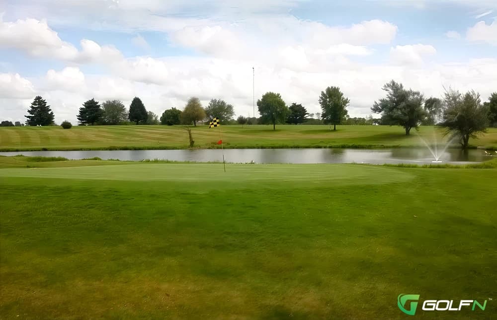Cedar Crest Country Club in Quincy, Illinois — semi-private, 9-hole golf course, designed by Skip Rudder